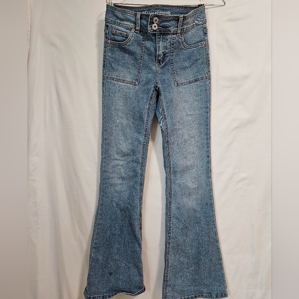 No Boundaries jeans
